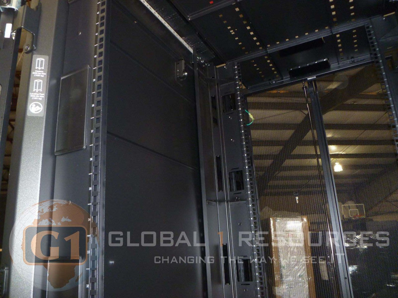 Refurbished APC AR3357 SX 48U Server Rack - 750mm Wide Enclosure for High-Performance IT Solutions