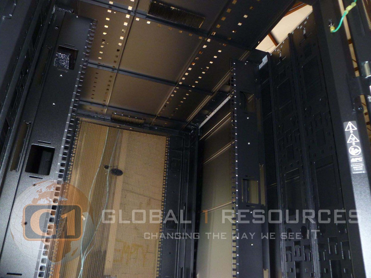 Refurbished APC AR3357 SX 48U Server Rack - 750mm Wide Enclosure for High-Performance IT Solutions